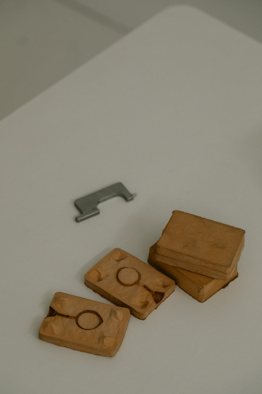 BOX GOLD RING