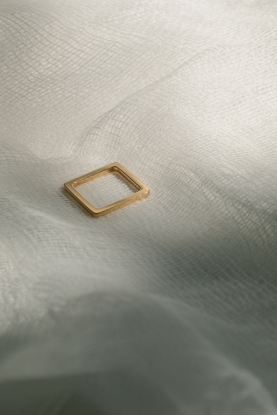 BOX GOLD RING
