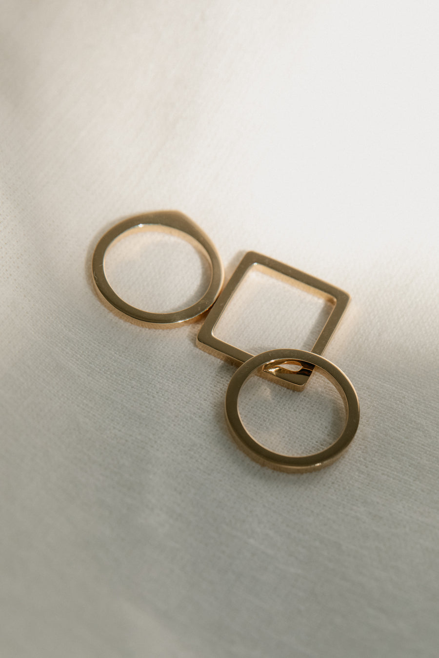 BOX GOLD RING
